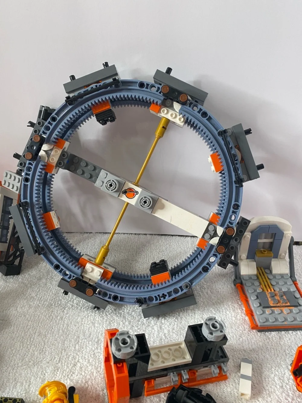 LEGO -  City Modular Space Station Science Toy 60433 incomplete parts - Picture 10 of 13